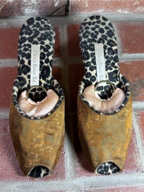 Vintage Olivia Rose Tal Y2K Leopard Brocade Peep Toe Wedge Mules – Size M, US 6